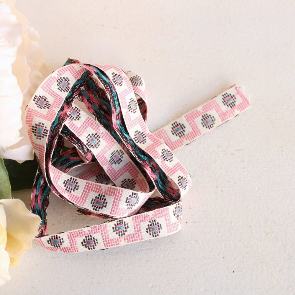 Vintage Jacquard Ribbon Trim, One Yard 24 Inch Piece .75 Inch Wide - Picture 8 of 10